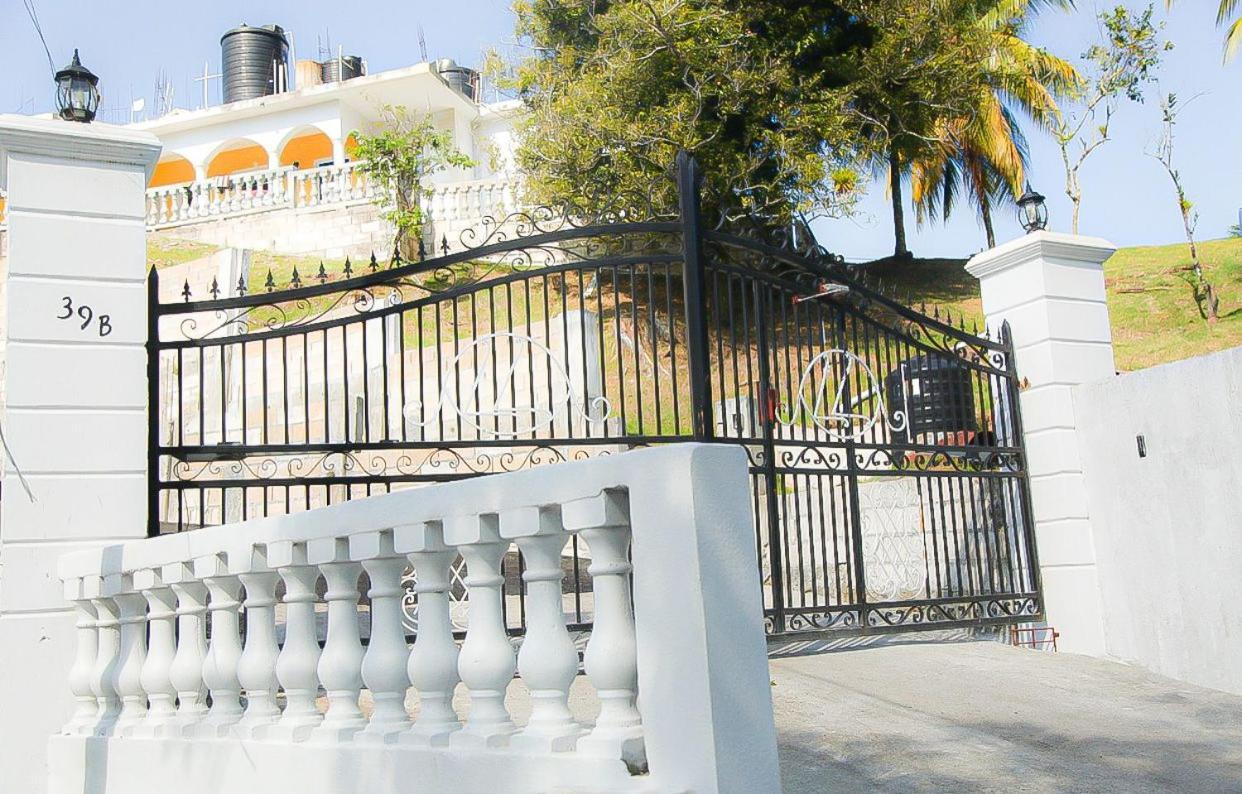 Red Hassell Manor Hotel Port Antonio Exterior photo
